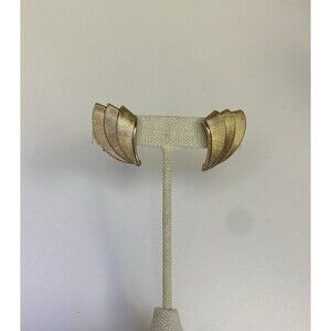 Napier Gold Tone Lined Fan Textured Clip On Earrings Vintage